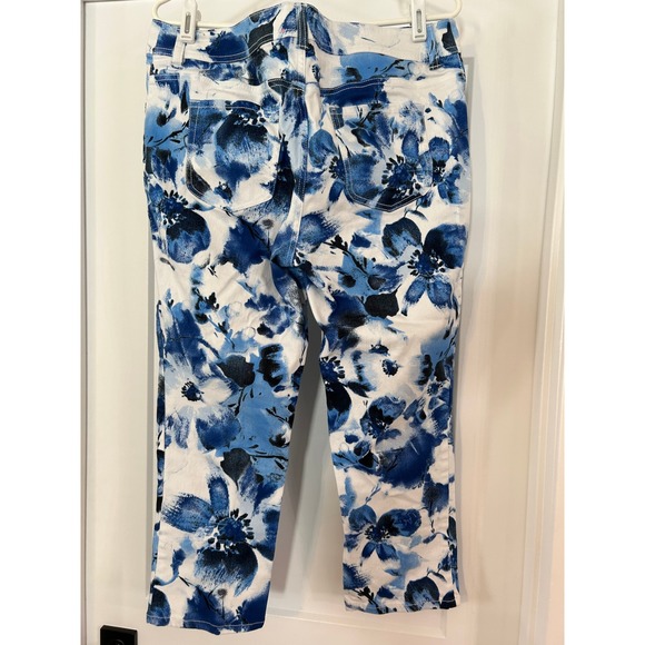 Chicos Floral Print Cropped Jeans Womens Size 1.5 Blue White Stretch Denim - Picture 3 of 8